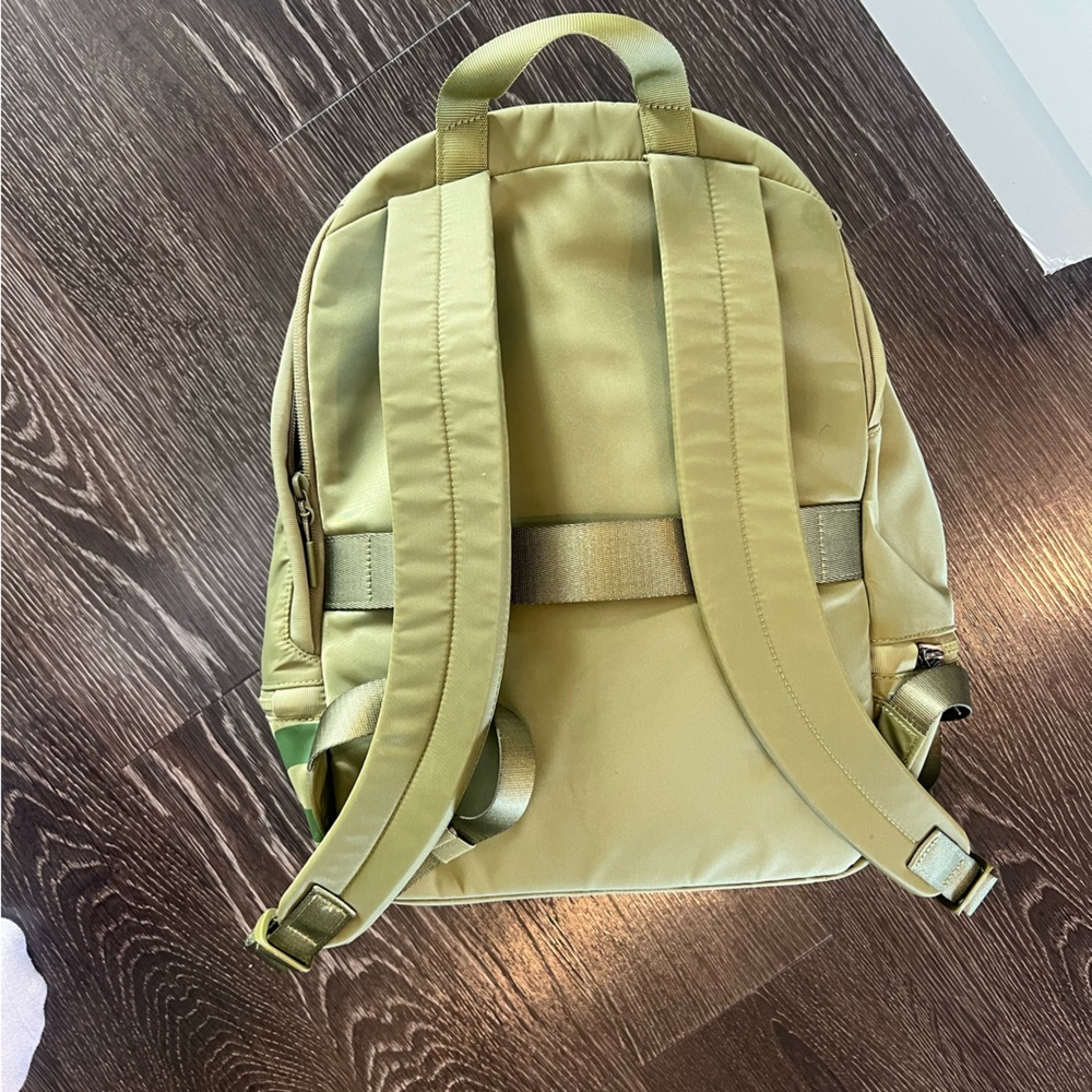 Lululemon backpack - Picture 4 of 5